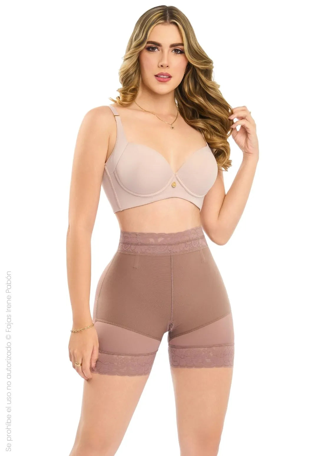 SHORT LEVANTA COLA ULTRA INVISIBLE